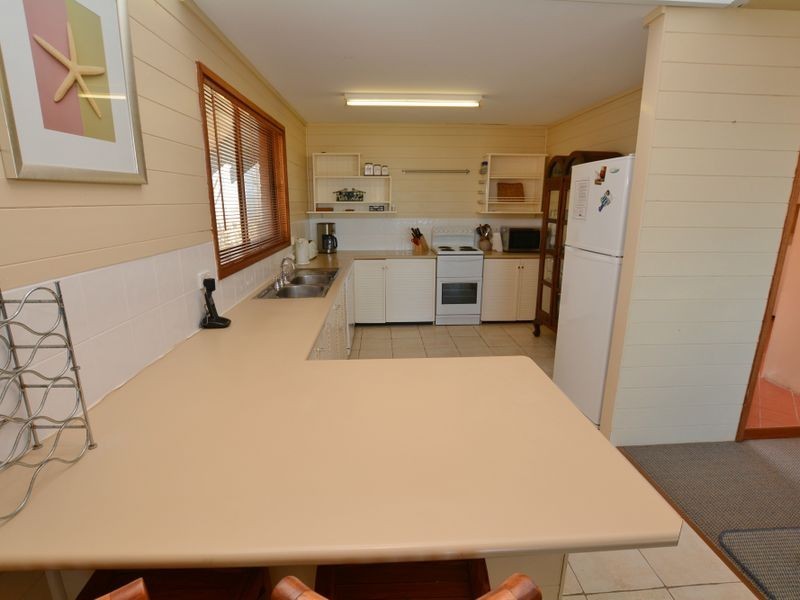 16 Lewis Street, Old Bar NSW 2430