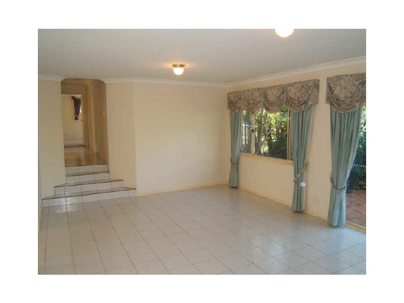 19 Mukurta Street, Chapel Hill QLD 4069