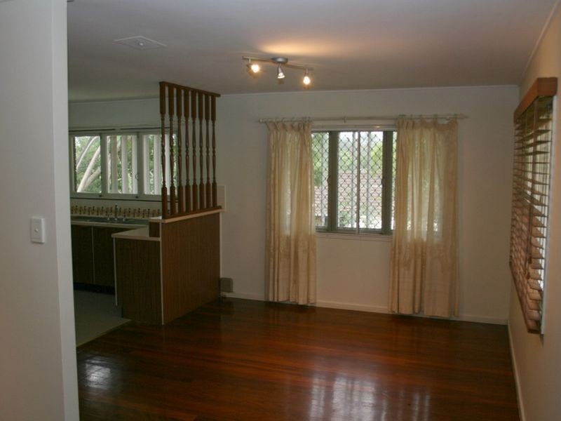 79 Marshall Lane, Kenmore QLD 4069