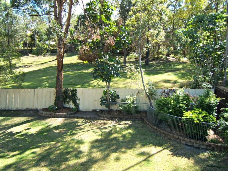 33 Twilight Street, Kenmore QLD 4069