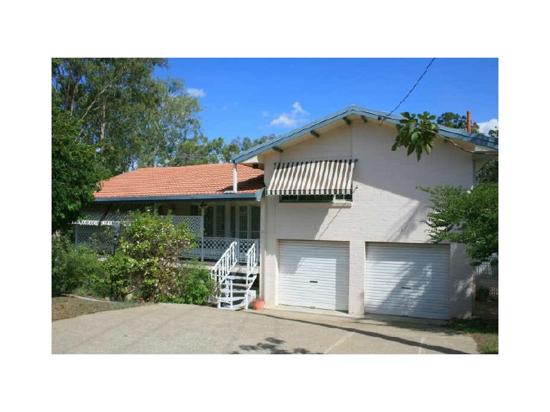 4 Dyer Street, Chapel Hill QLD 4069