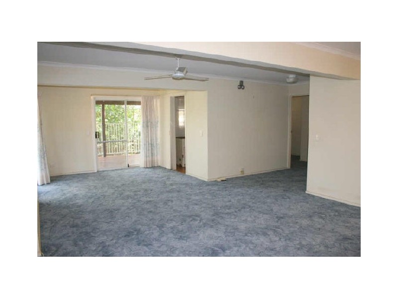 4 Dyer Street, Chapel Hill QLD 4069