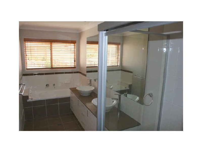 31 Rise Place, Moggill QLD 4070