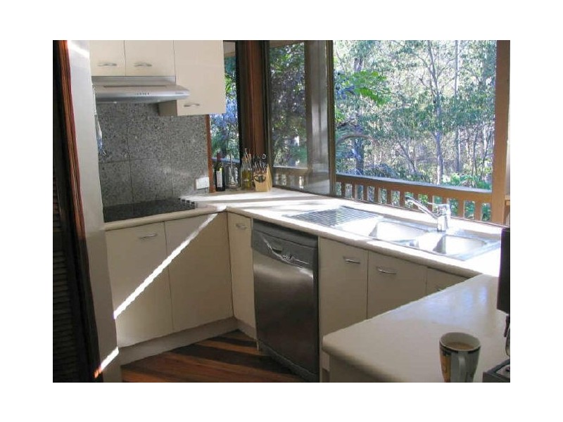 32 Peebles Place, Chapel Hill QLD 4069