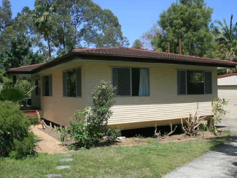 6 Tucker Street, Chapel Hill QLD 4069
