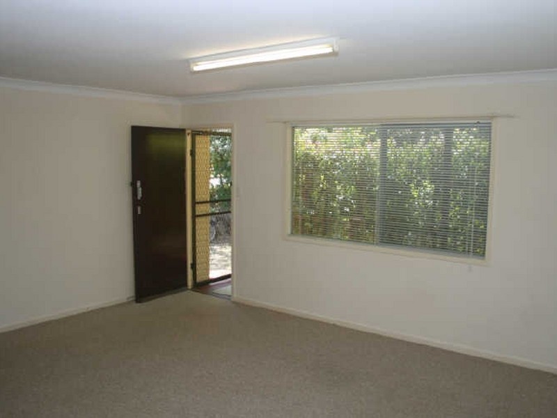 6 Tucker Street, Chapel Hill QLD 4069
