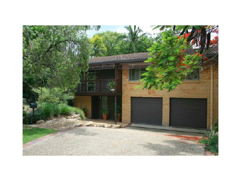 4 Tarbet Street, Kenmore QLD 4069