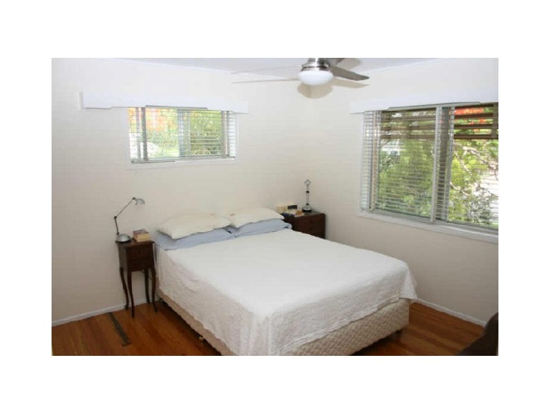 4 Tarbet Street, Kenmore QLD 4069