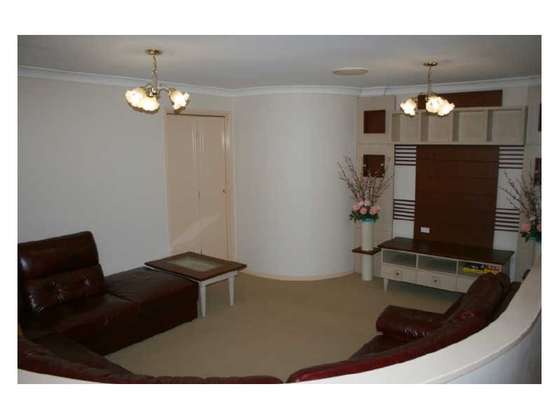 6 Summerfield Place, Kenmore QLD 4069