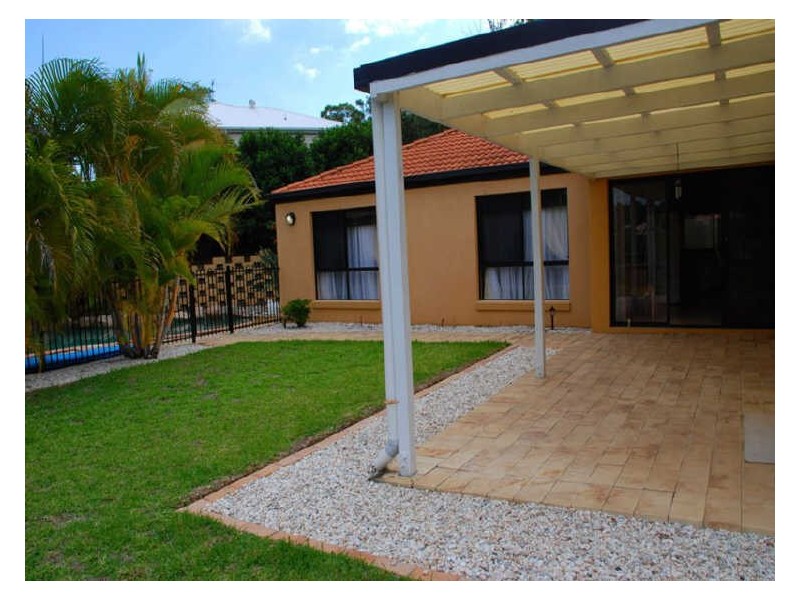 6 Summerfield Place, Kenmore QLD 4069