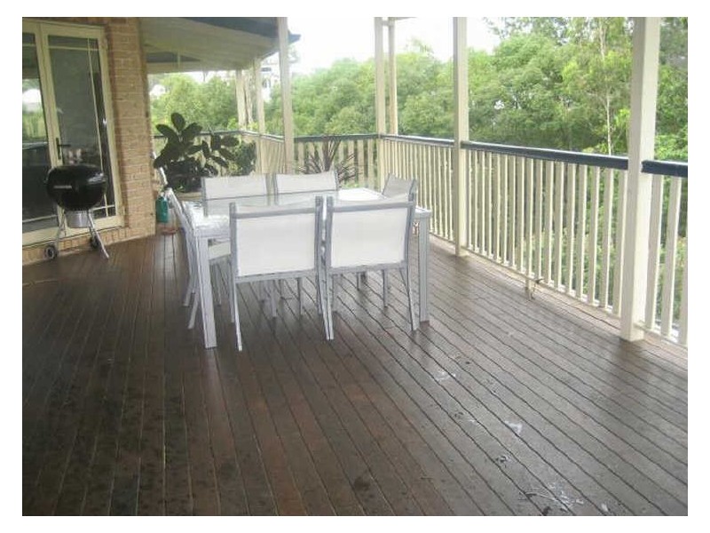 11 Satin Wood Place, Chapel Hill QLD 4069