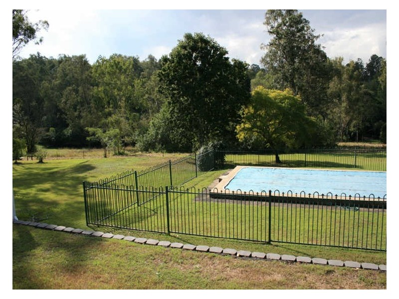 11 Wybelenna Street, Brookfield QLD 4069