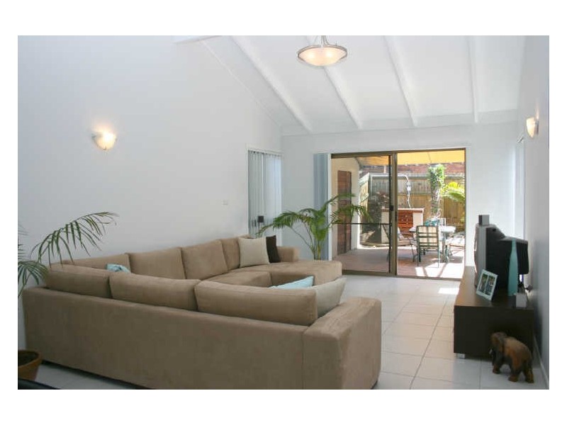 10 Diamantina Street, Chapel Hill QLD 4069