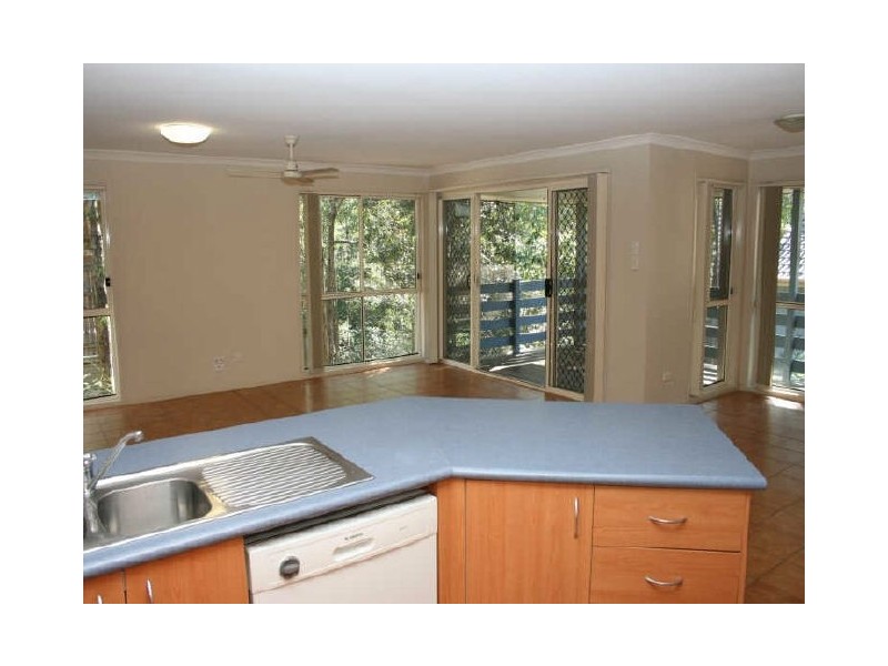 9 Carissa Place, Chapel Hill QLD 4069