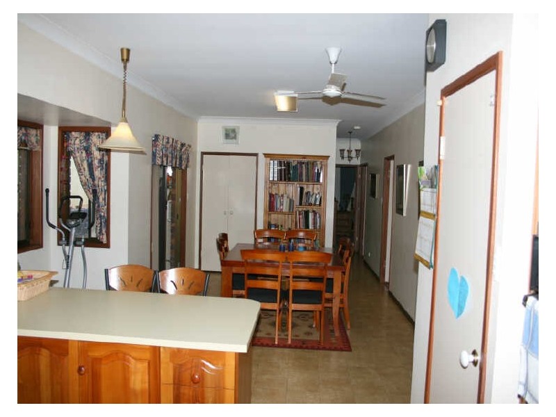 21 Tangmere Street, Chapel Hill QLD 4069