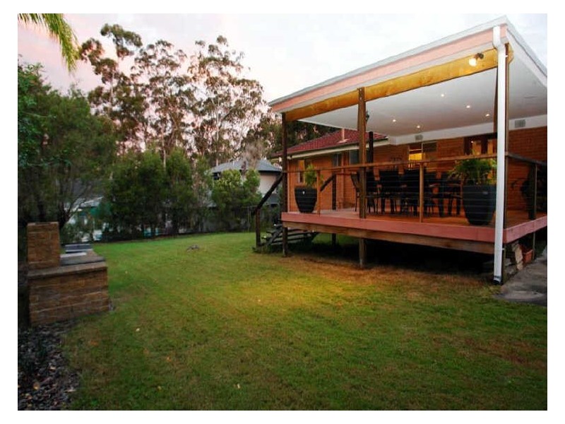 2 Gayna Street, Kenmore QLD 4069