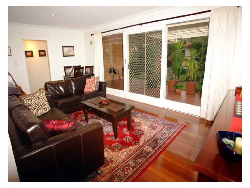 2 Gayna Street, Kenmore QLD 4069