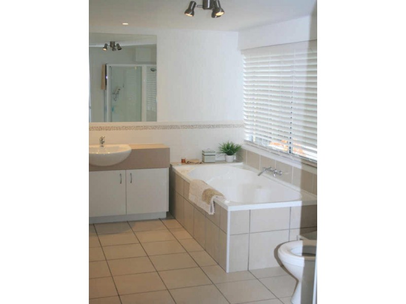 47 Twilight Street, Kenmore QLD 4069