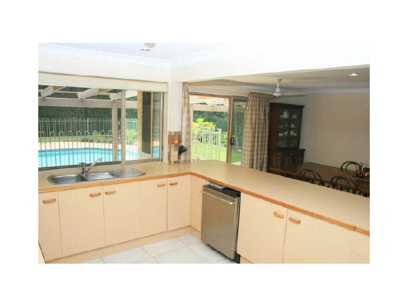 23 Ringway Place, Chapel Hill QLD 4069