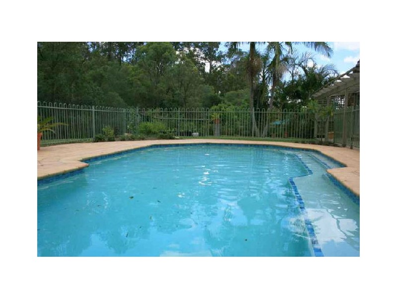 23 Ringway Place, Chapel Hill QLD 4069