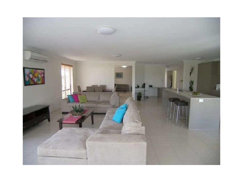 4 Corymmbia Street, Bellbowrie QLD 4070