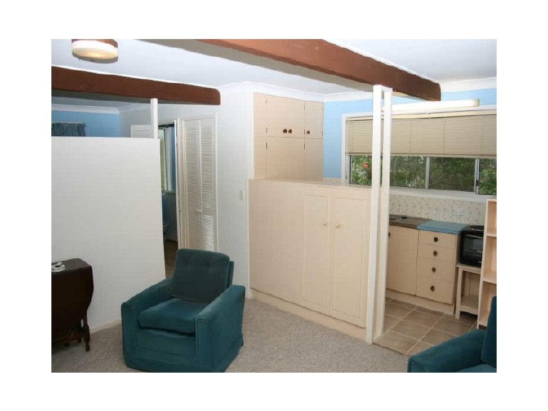 27 Praeger Street, Chapel Hill QLD 4069