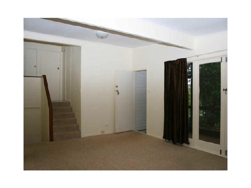 15 Euree Street, Kenmore QLD 4069