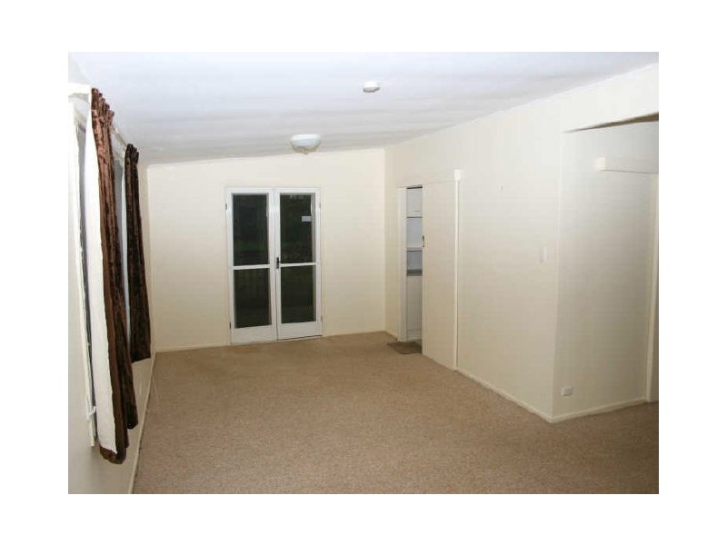 15 Euree Street, Kenmore QLD 4069