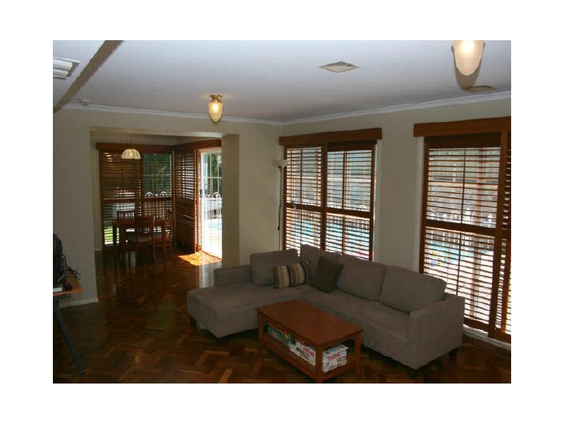 39 Morningview Street, Chapel Hill QLD 4069