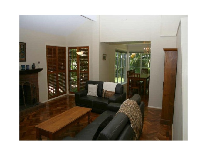 39 Morningview Street, Chapel Hill QLD 4069