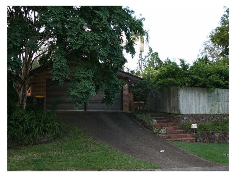 7 Staaten Street, Chapel Hill QLD 4069