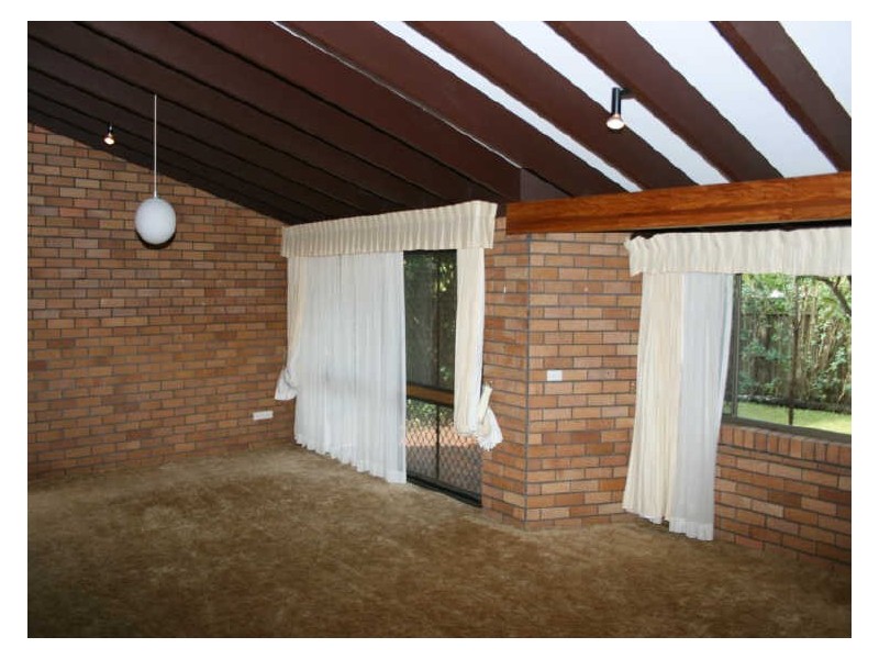 7 Staaten Street, Chapel Hill QLD 4069