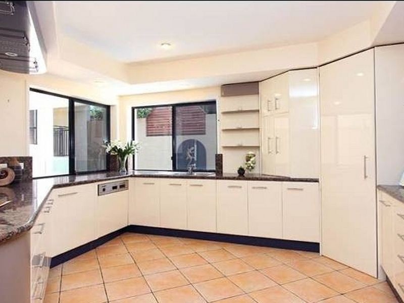 21 Carissa Place, Chapel Hill QLD 4069