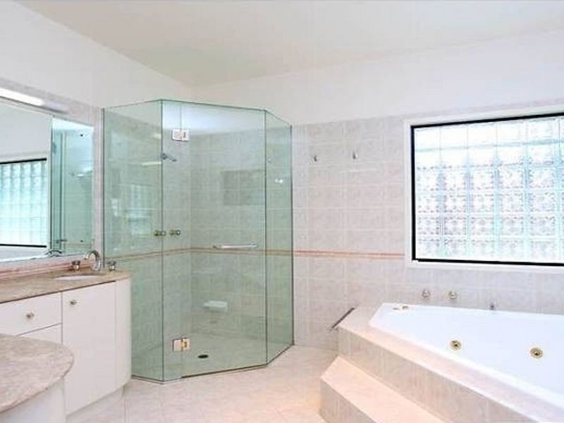 21 Carissa Place, Chapel Hill QLD 4069