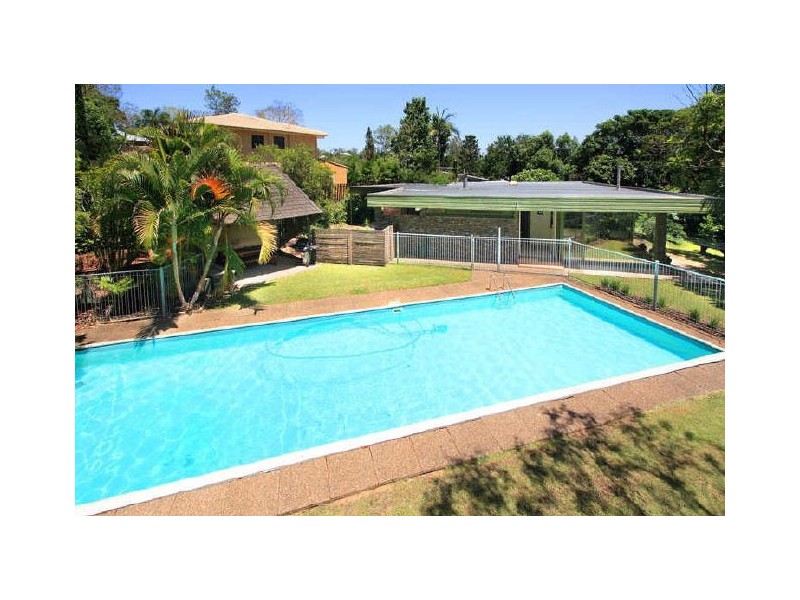 9 Woonalee Street, Kenmore QLD 4069