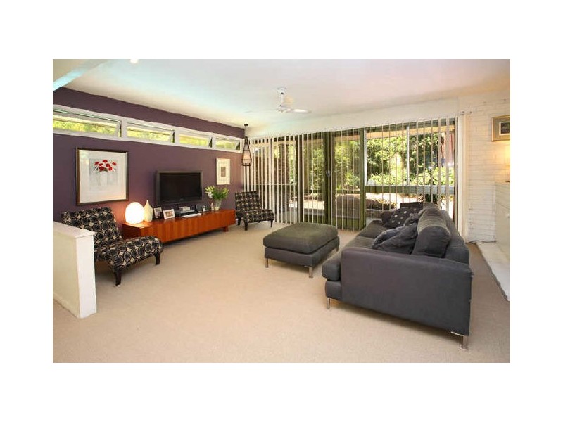 9 Woonalee Street, Kenmore QLD 4069