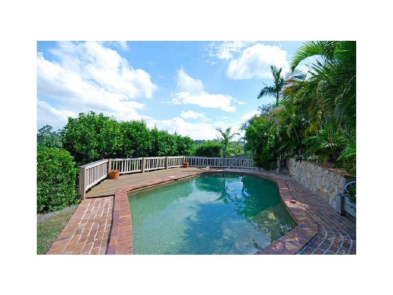 31 Broadmoor Street, Kenmore Hills QLD 4069