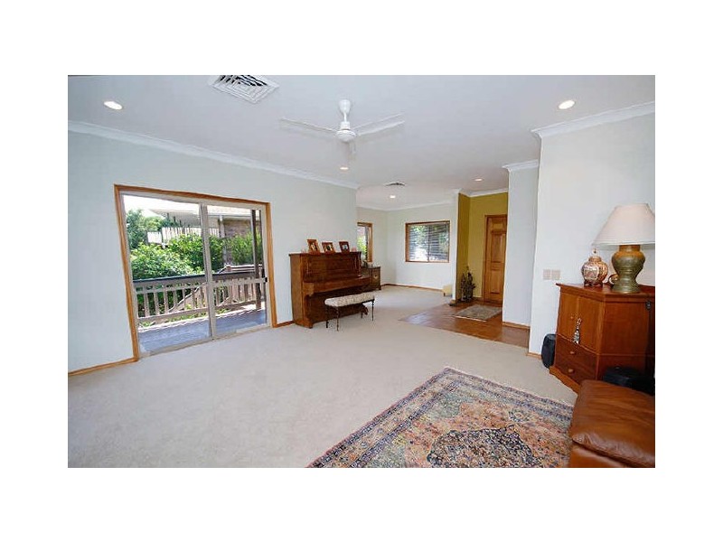 31 Broadmoor Street, Kenmore Hills QLD 4069