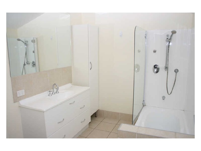 32 Ivy Street, Toowong QLD 4066