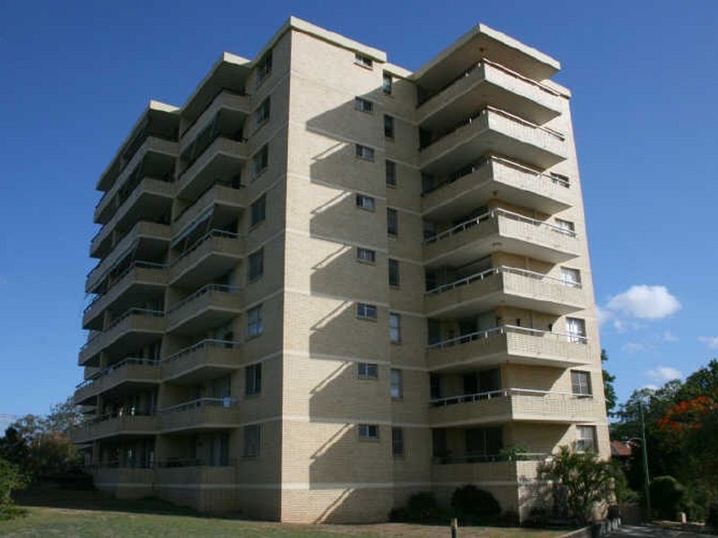 8/36 Jerdanefield Street, St Lucia QLD 4067