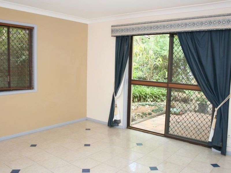 7 Burrumbuck Street, Chapel Hill QLD 4069