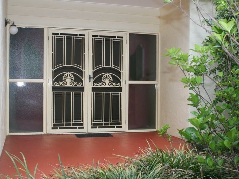 7 Burrumbuck Street, Chapel Hill QLD 4069