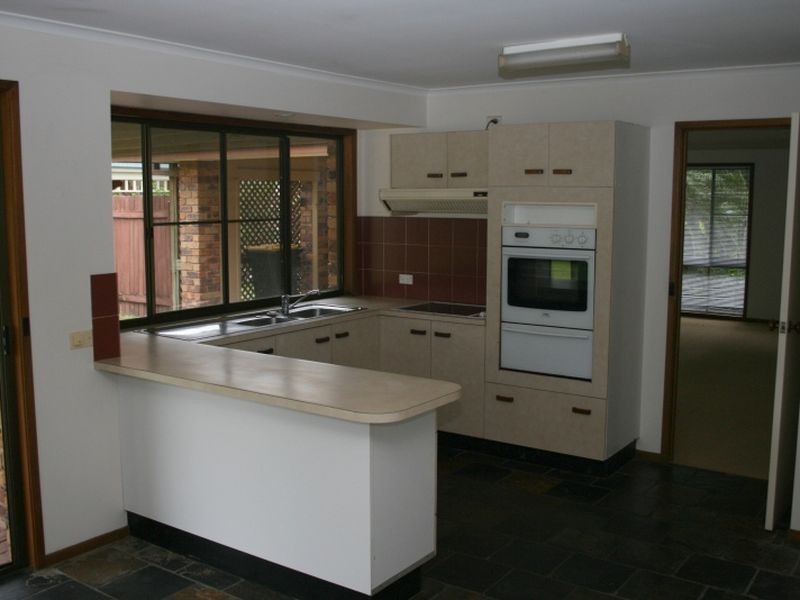 31 Greenford Street, Chapel Hill QLD 4069