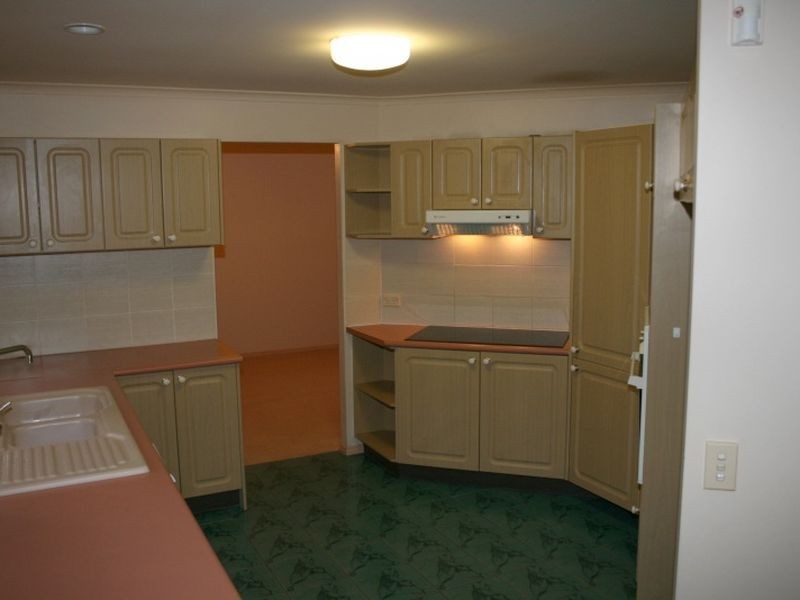 5 Lambeth Place, Chapel Hill QLD 4069