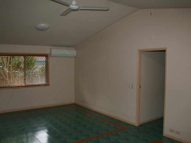 5 Lambeth Place, Chapel Hill QLD 4069