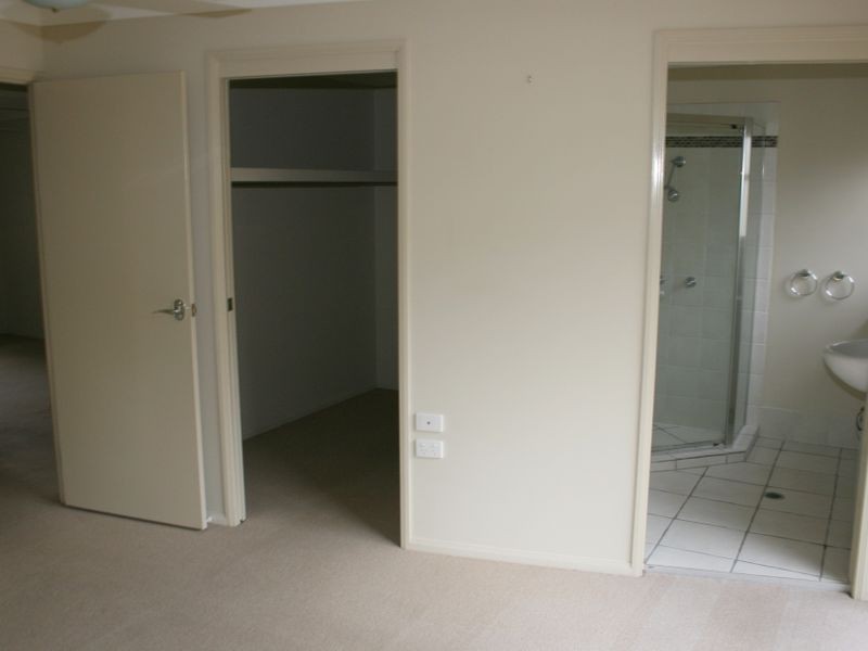 79 Palm Street, Kenmore QLD 4069