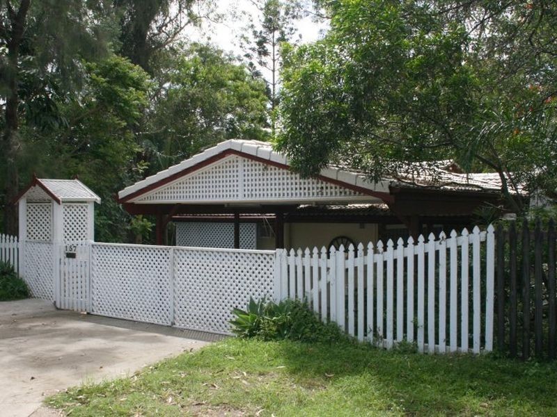 157 Chapel Hill Road, Chapel Hill QLD 4069