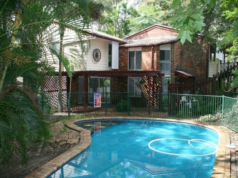 157 Chapel Hill Road, Chapel Hill QLD 4069