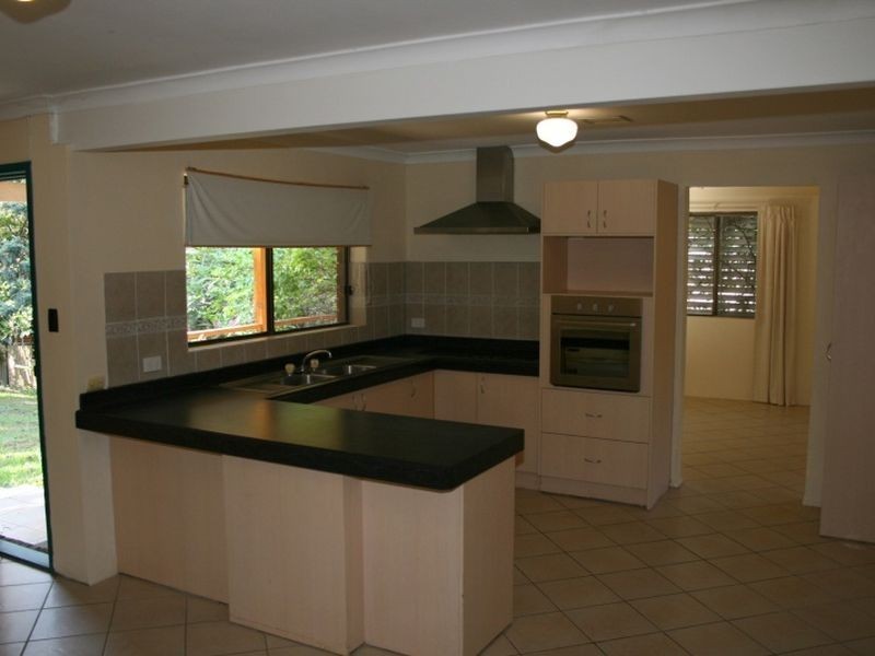 14 Halimah Street, Chapel Hill QLD 4069