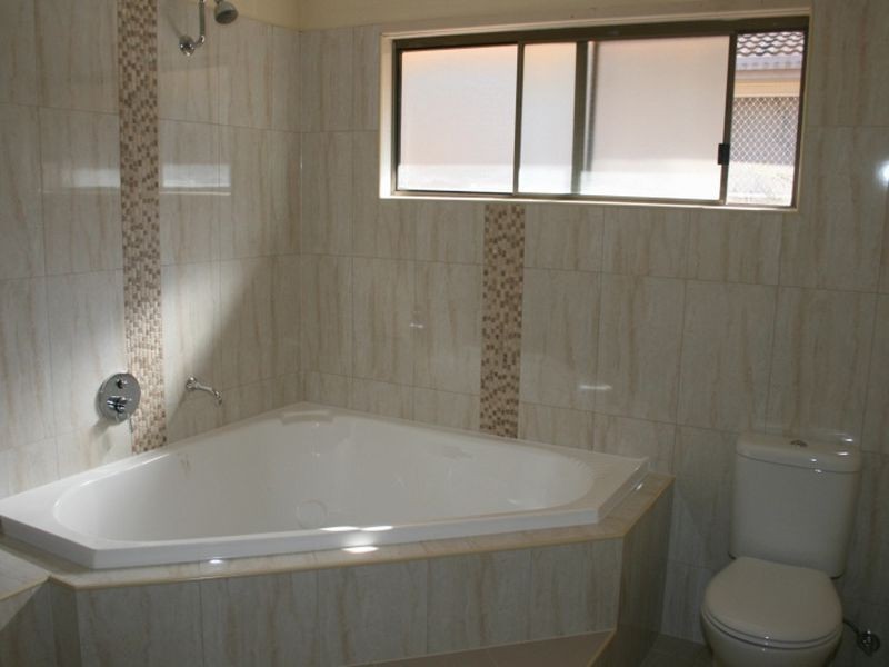 14 Halimah Street, Chapel Hill QLD 4069